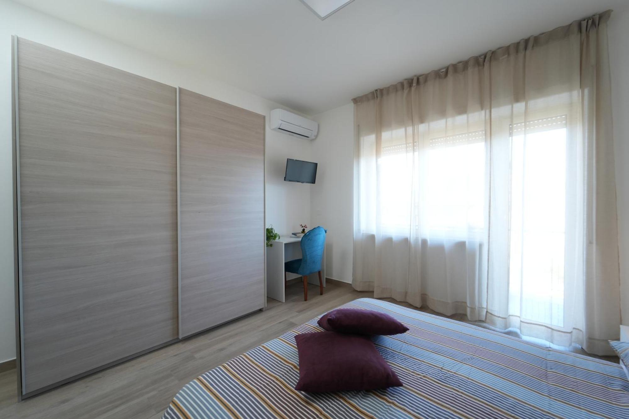 Panorama Vesuvius Affittacamere Guesthouse With Lift Near To Subway In Napoli Center Dış mekan fotoğraf