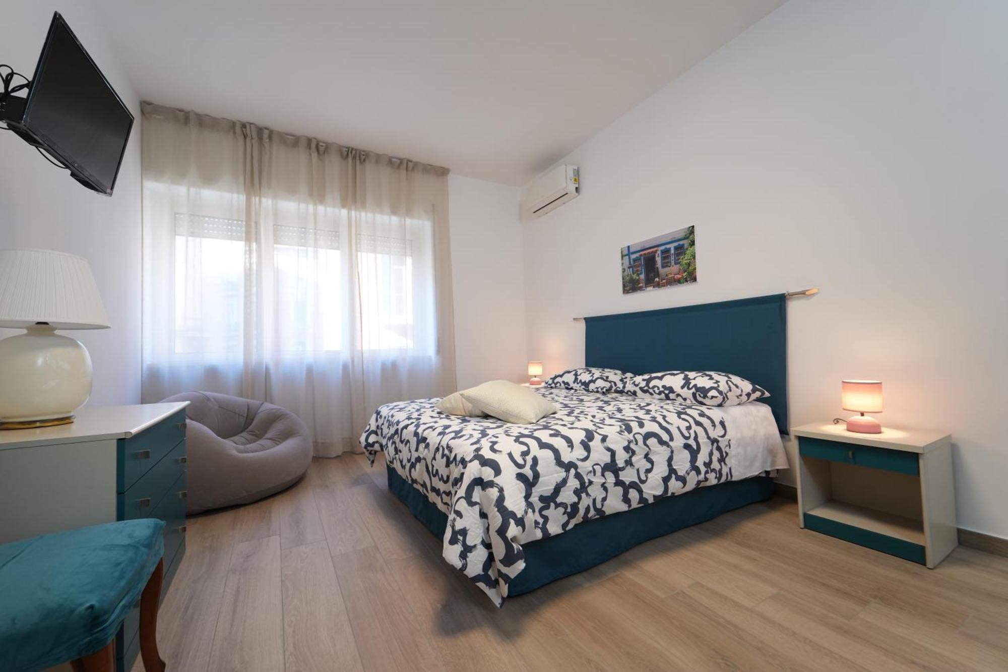 Panorama Vesuvius Affittacamere Guesthouse With Lift Near To Subway In Napoli Center Dış mekan fotoğraf