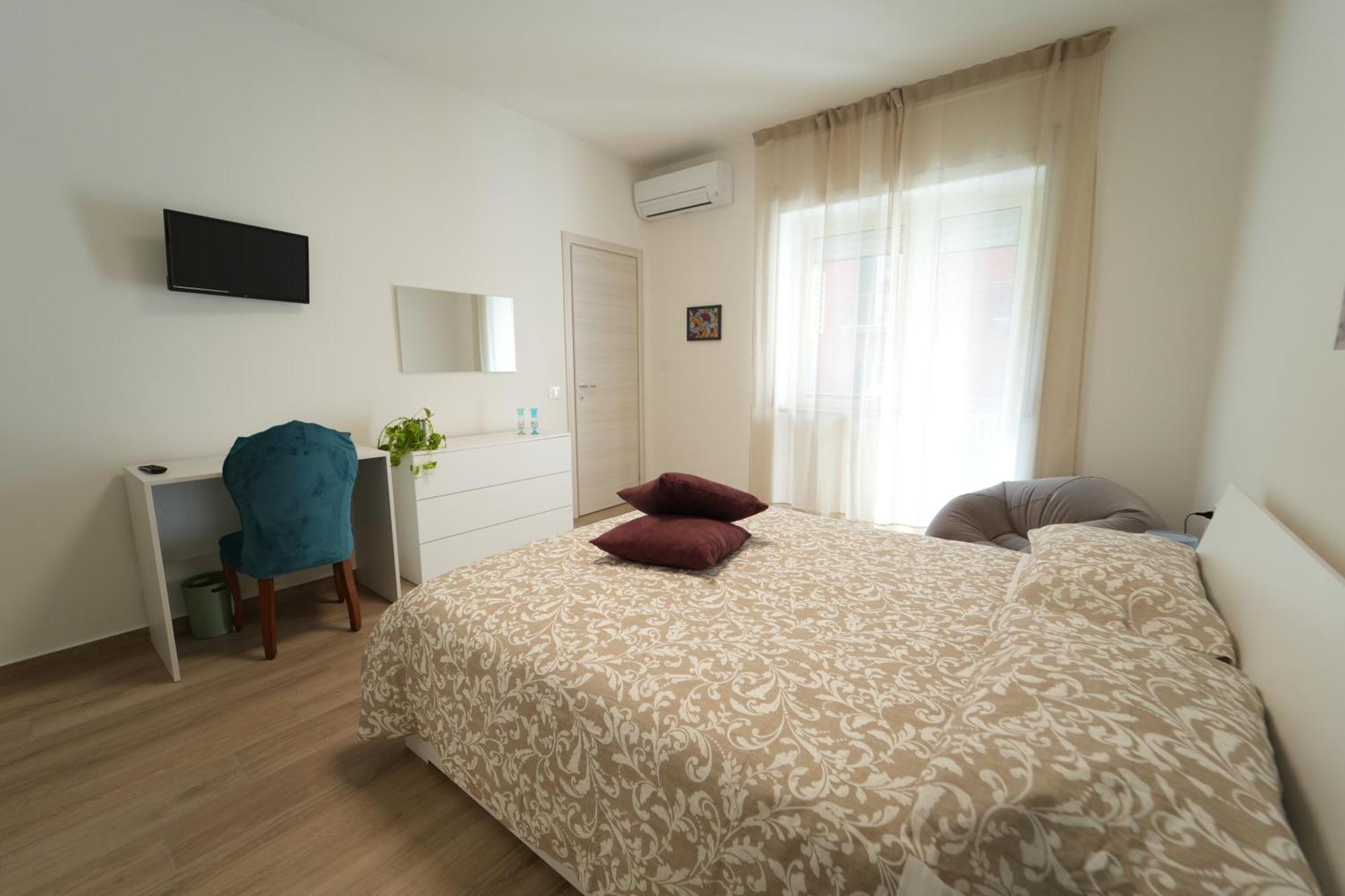 Panorama Vesuvius Affittacamere Guesthouse With Lift Near To Subway In Napoli Center Dış mekan fotoğraf