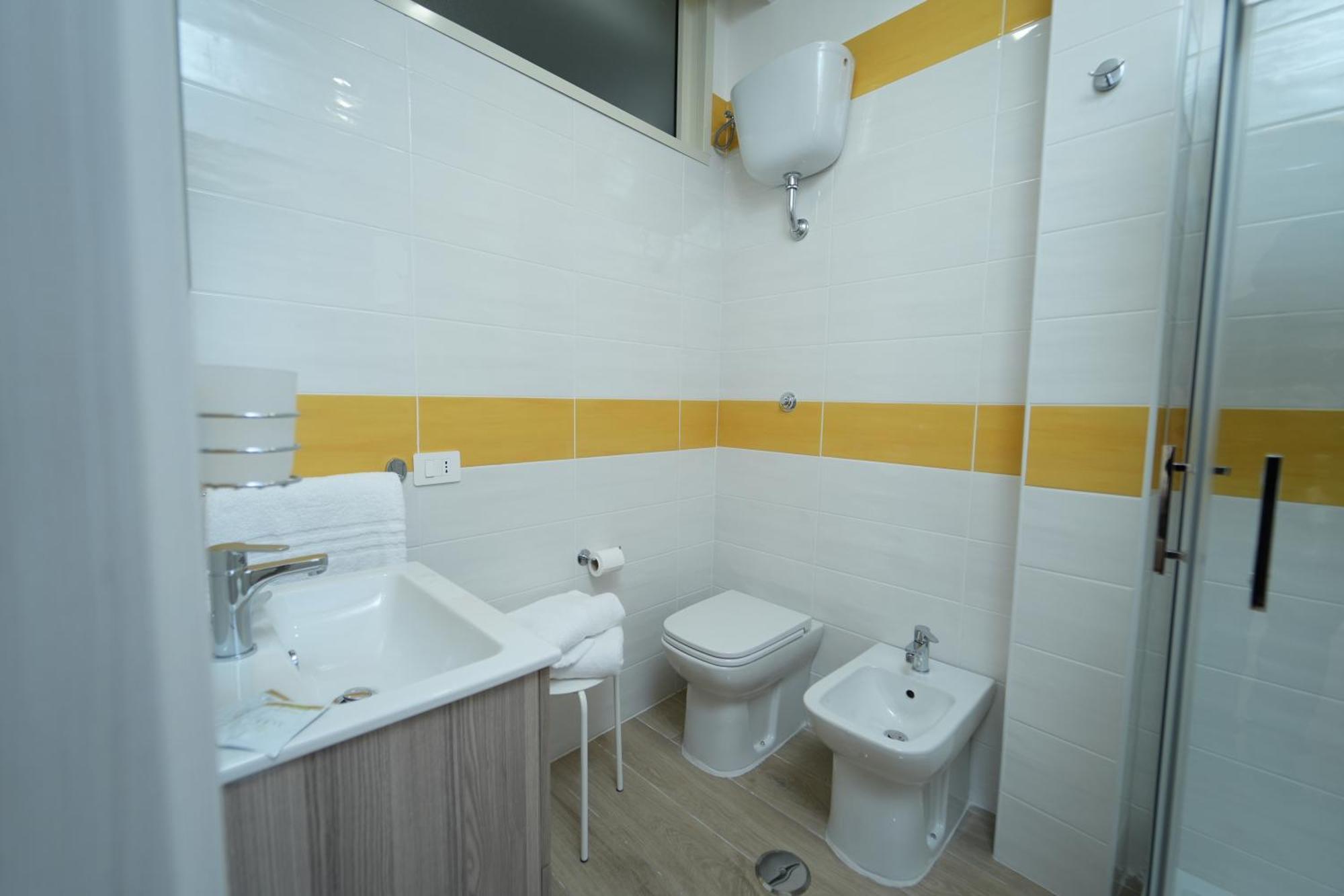 Panorama Vesuvius Affittacamere Guesthouse With Lift Near To Subway In Napoli Center Dış mekan fotoğraf