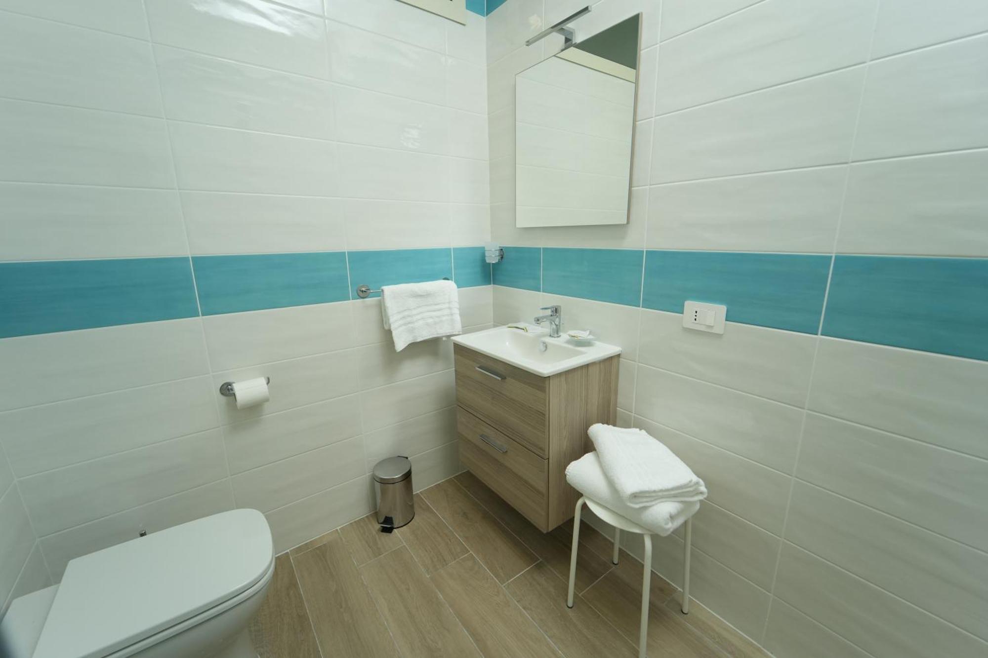 Panorama Vesuvius Affittacamere Guesthouse With Lift Near To Subway In Napoli Center Dış mekan fotoğraf